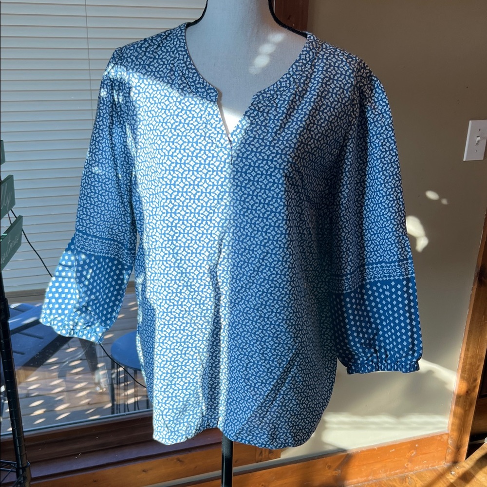 Croft & Barrow Blue Geometric Blouse